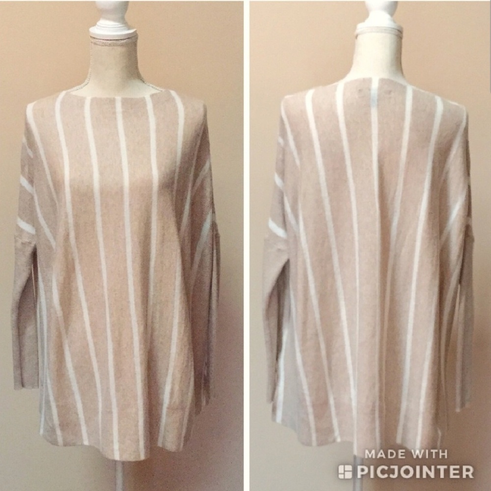 💜 SWEET 💜 EUC Lightweight tan/white sweater